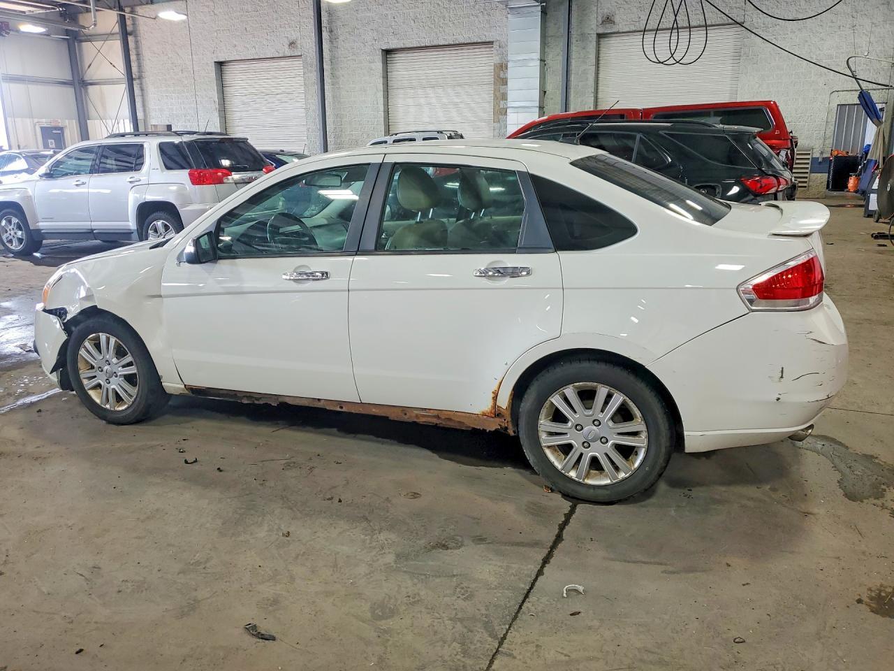 2010 Ford Focus Sel - Image 2