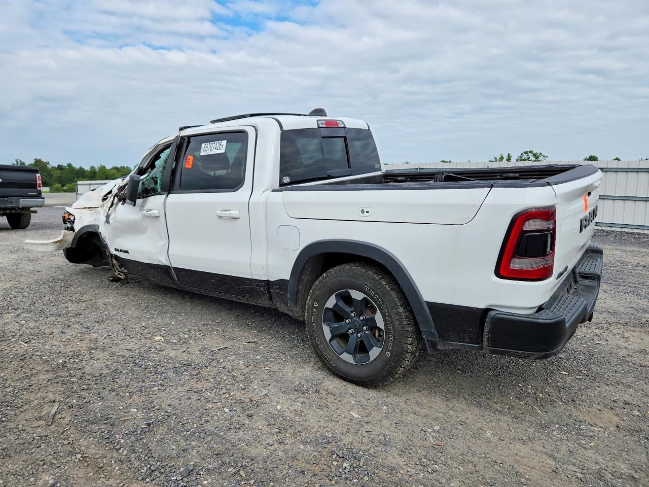2019 Ram 1500 Rebel - Фото 2