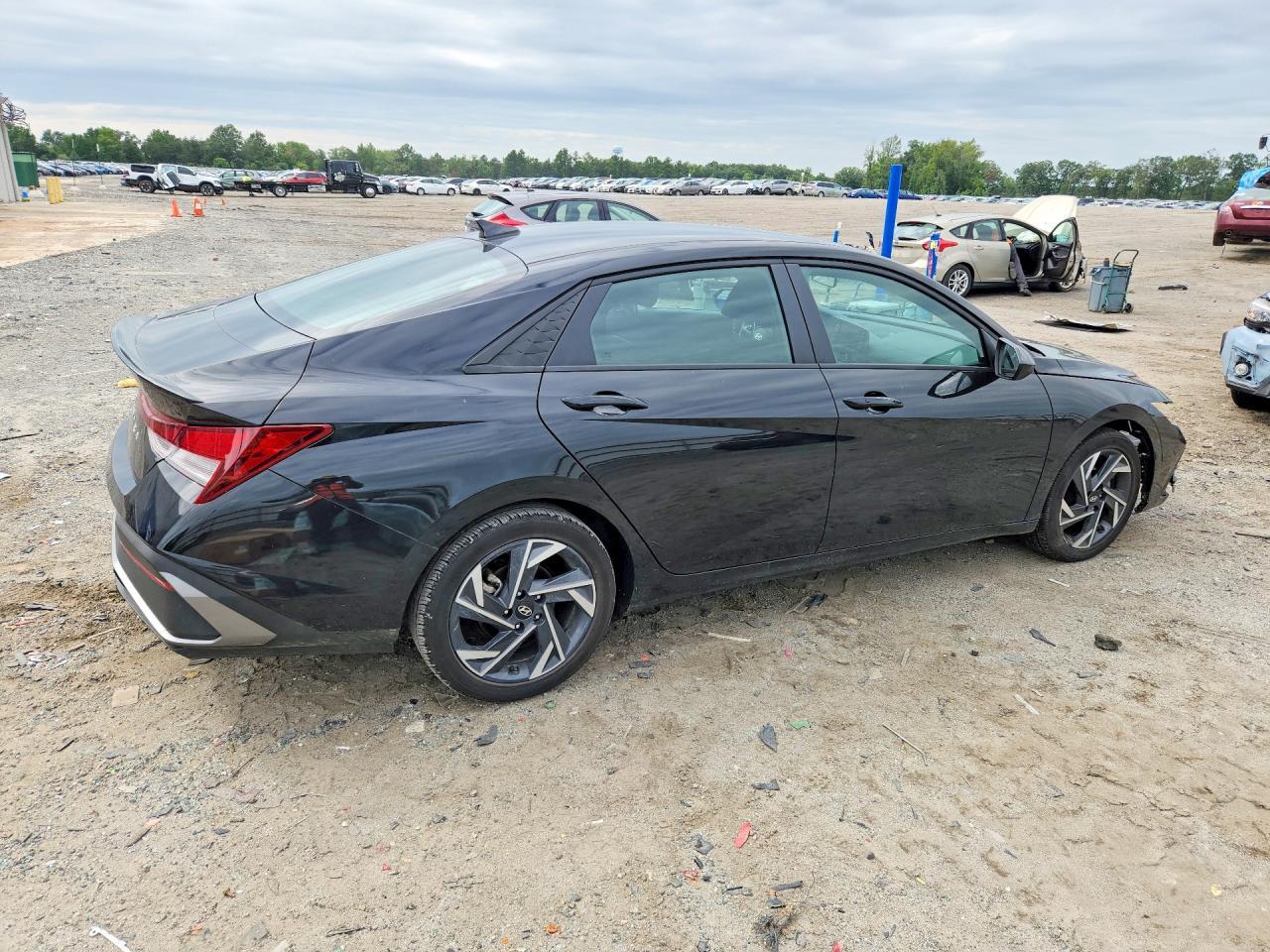 2025 Hyundai Elantra Sel Sport - Фото 3