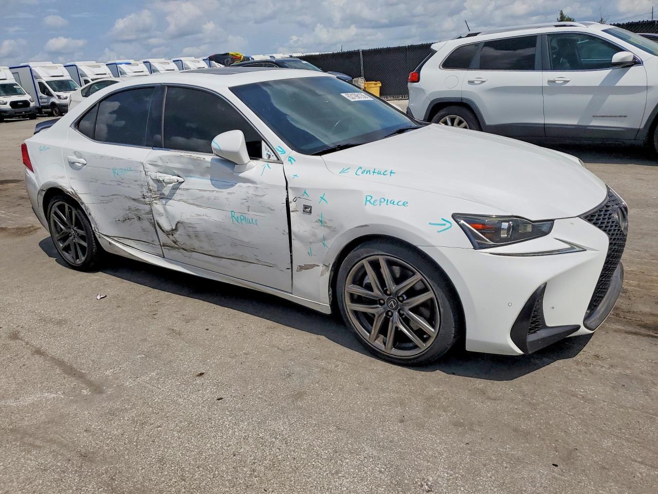 2019 Lexus Is 300 - Image 4