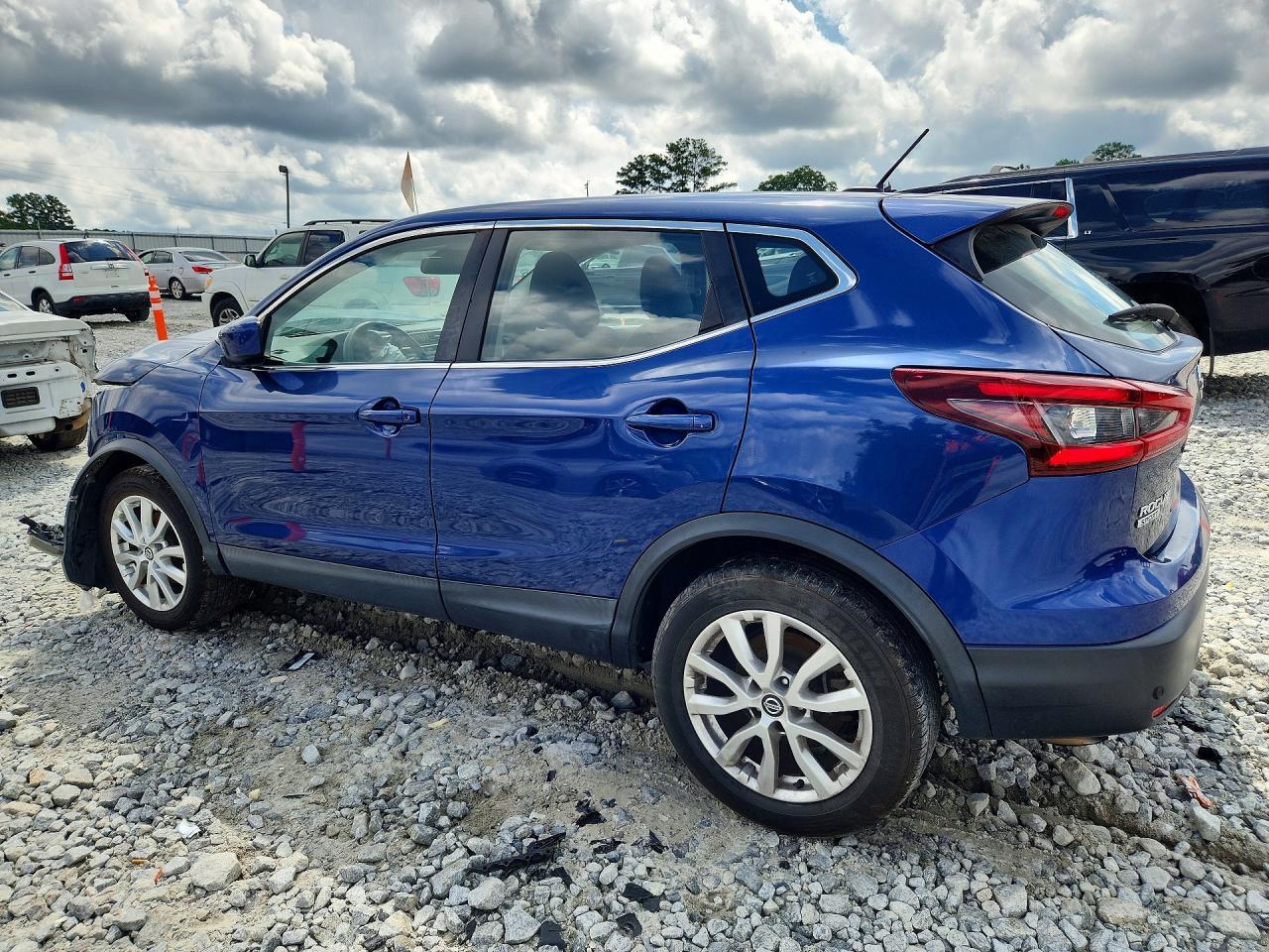 2021 Nissan Rogue Sport S - Фото 2