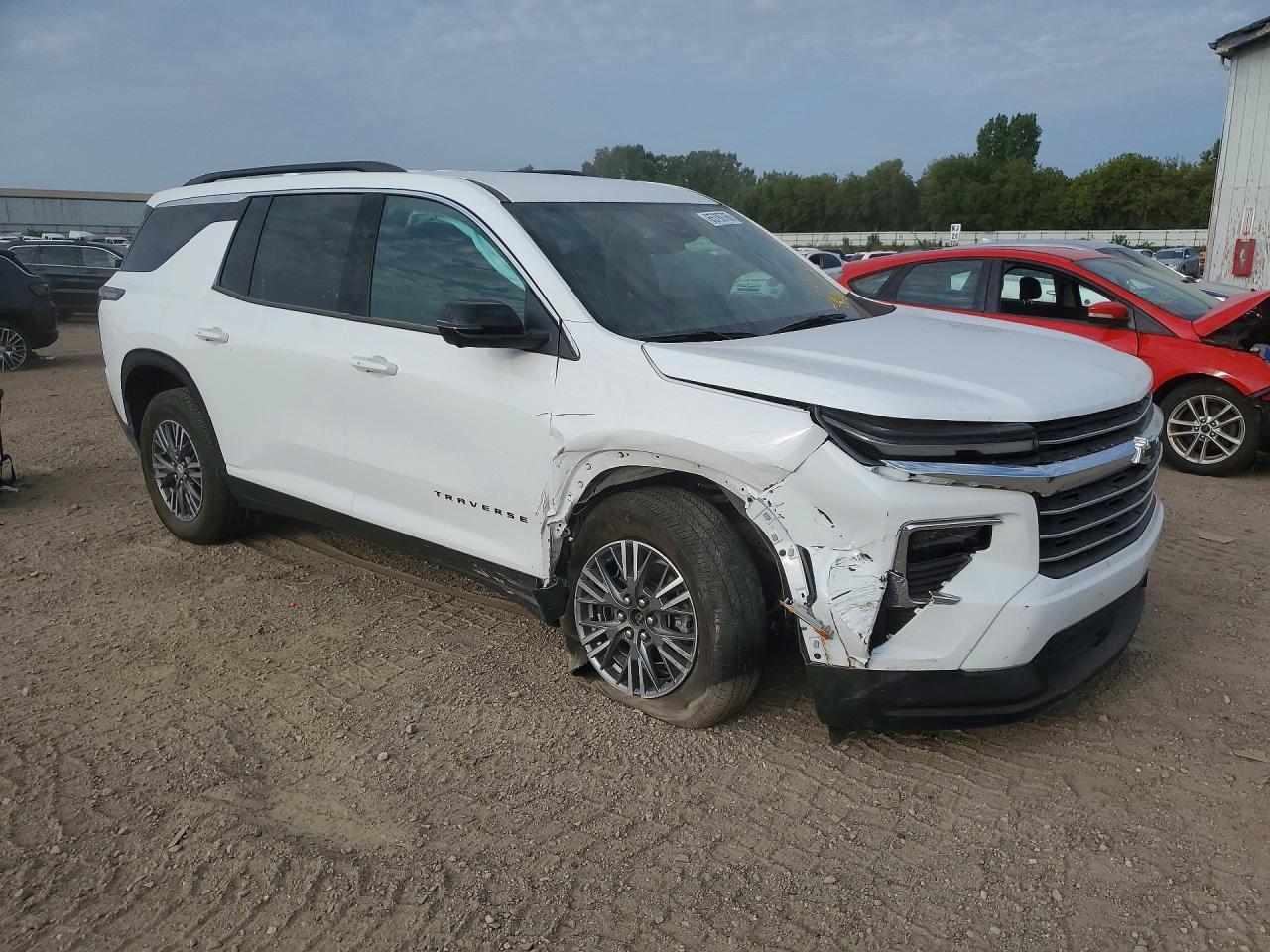 2025 Chevrolet Traverse Lt - Фото 4