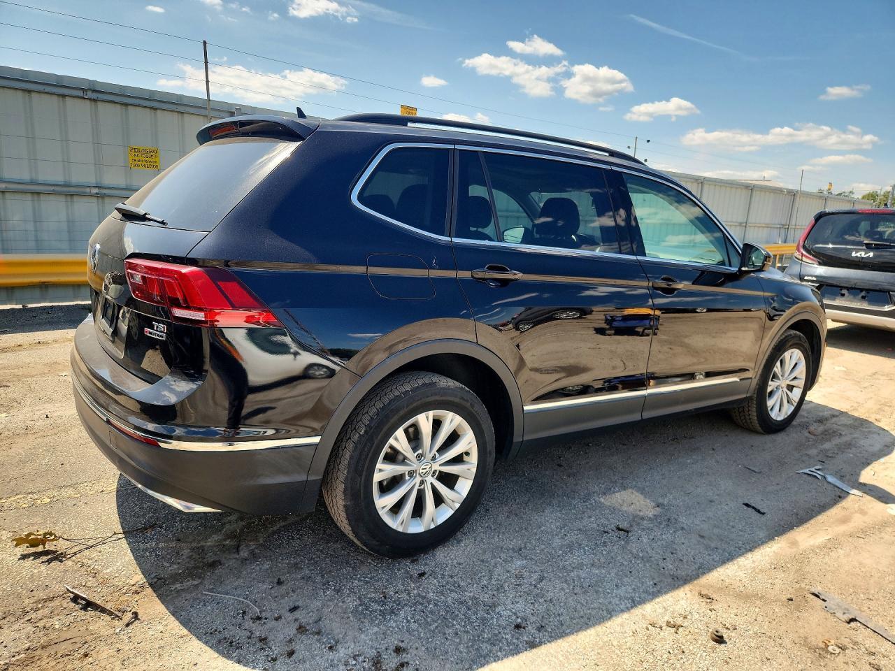 2018 Volkswagen Tiguan Se - Image 3