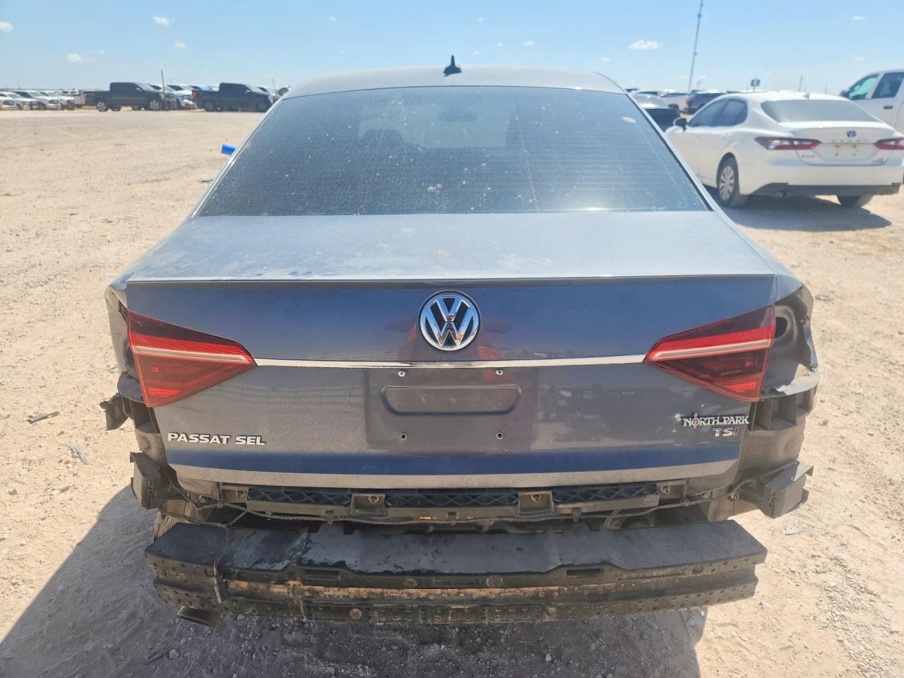 2018 Volkswagen Passat Sel Premium - Image 6