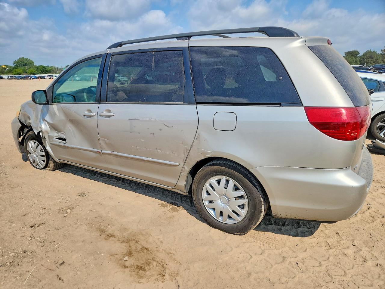 2005 Toyota Sienna Le 7 Passenger - Фото 2
