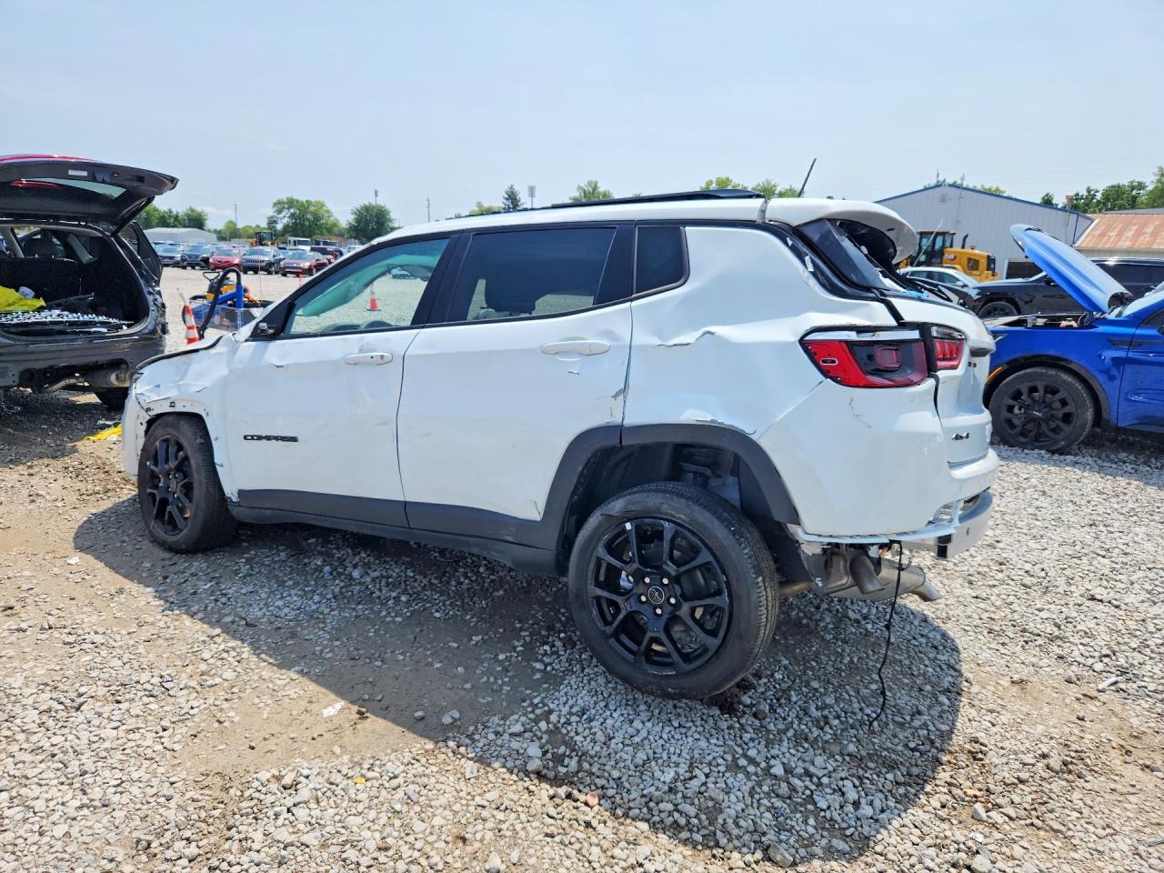 2025 Jeep Compass Latitude - Фото 2