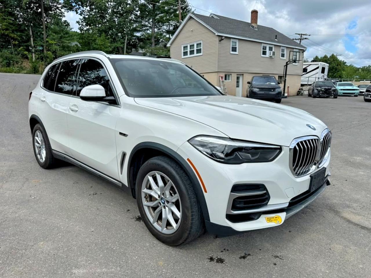 2022 BMW X5 xDrive45E - Image 4