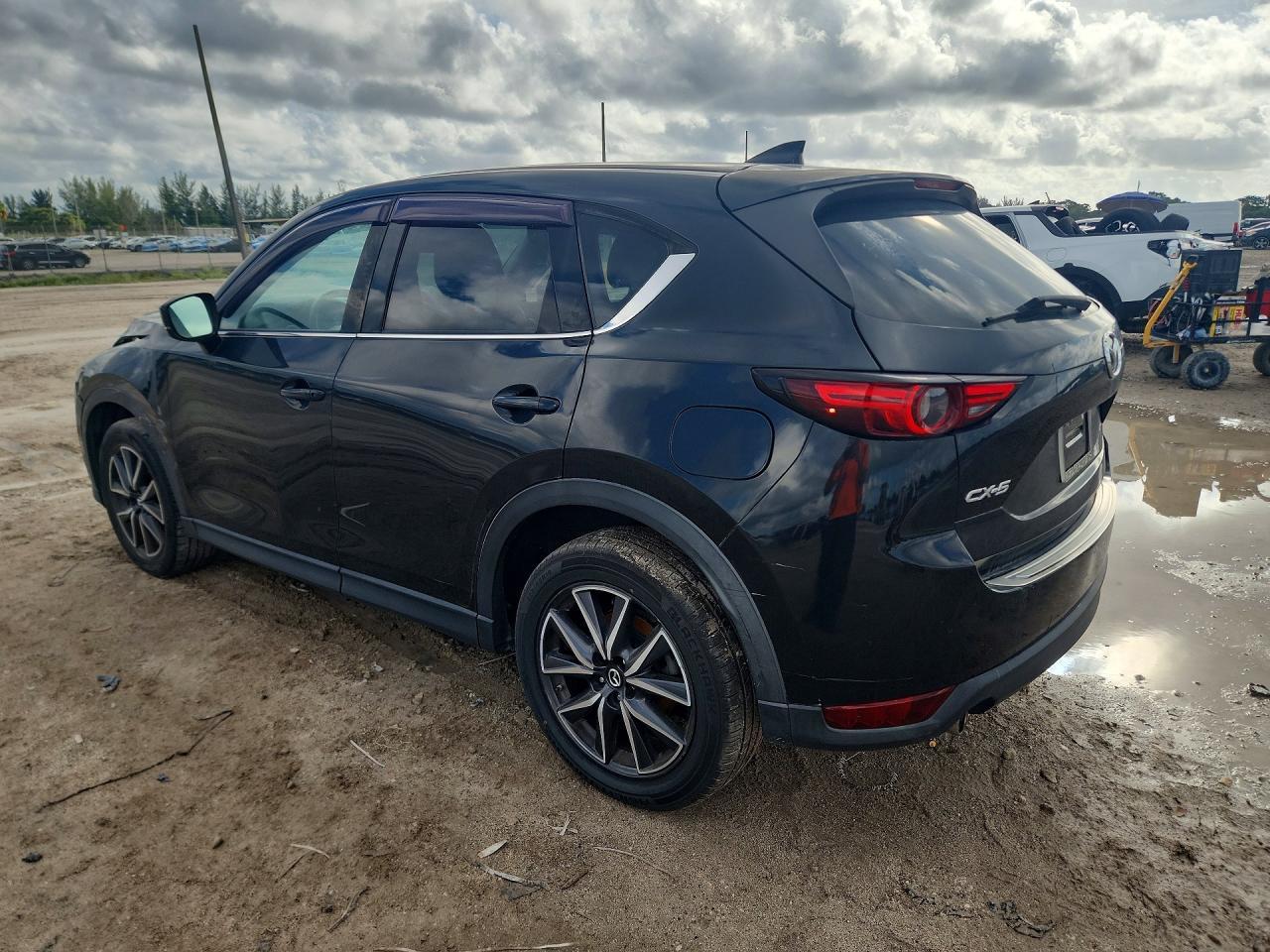 2018 Mazda Cx-5 Grand Touring - Image 2