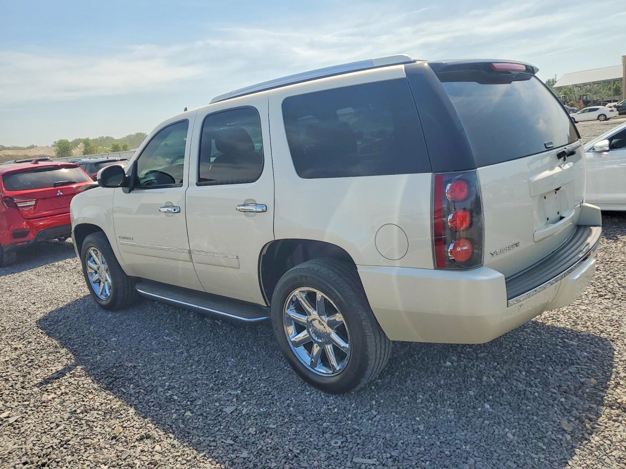 2014 GMC Yukon Denali - Фото 2