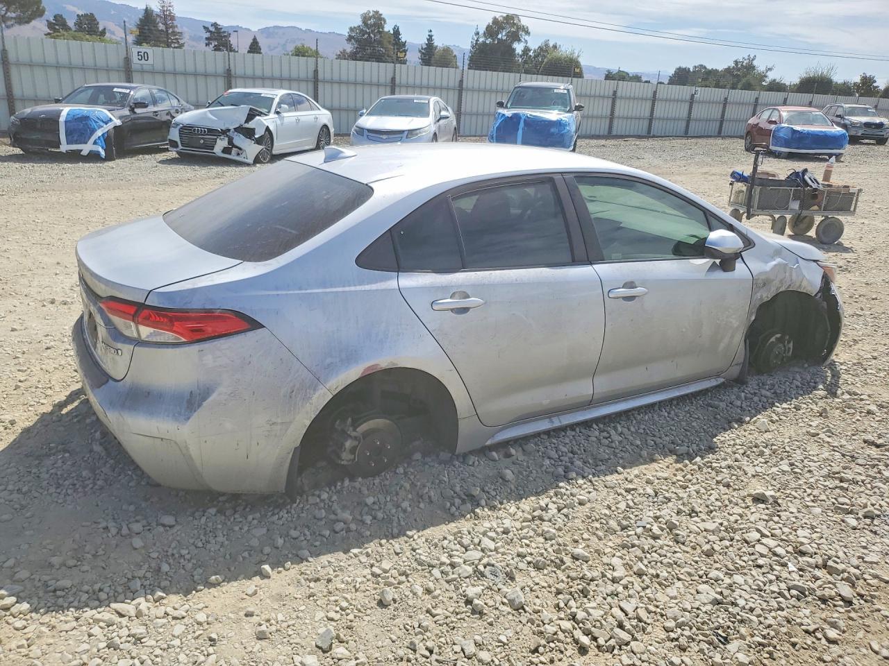 2020 Toyota Corolla Le - Фото 3