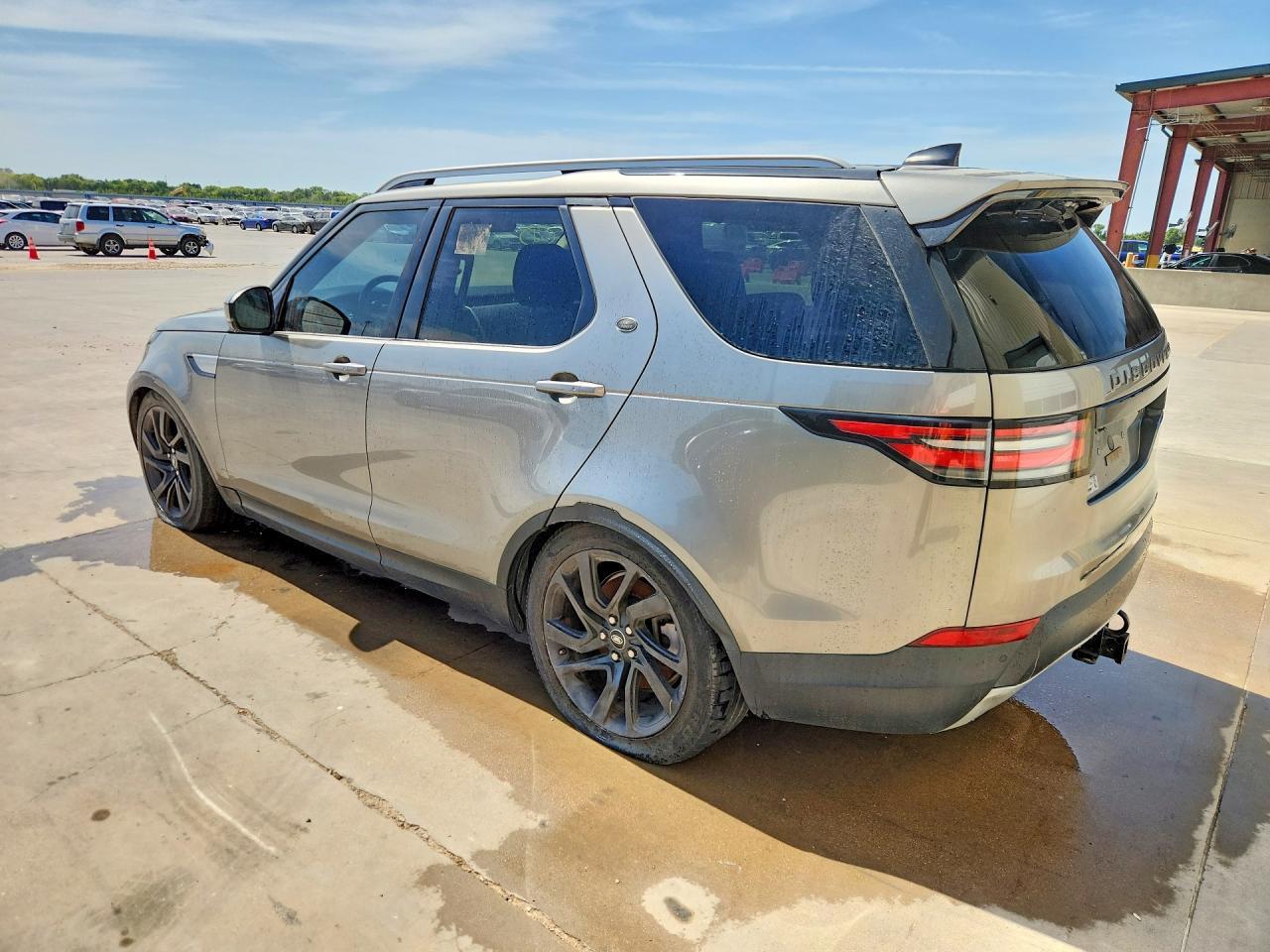 2018 Land Rover Discovery Hse - Image 2