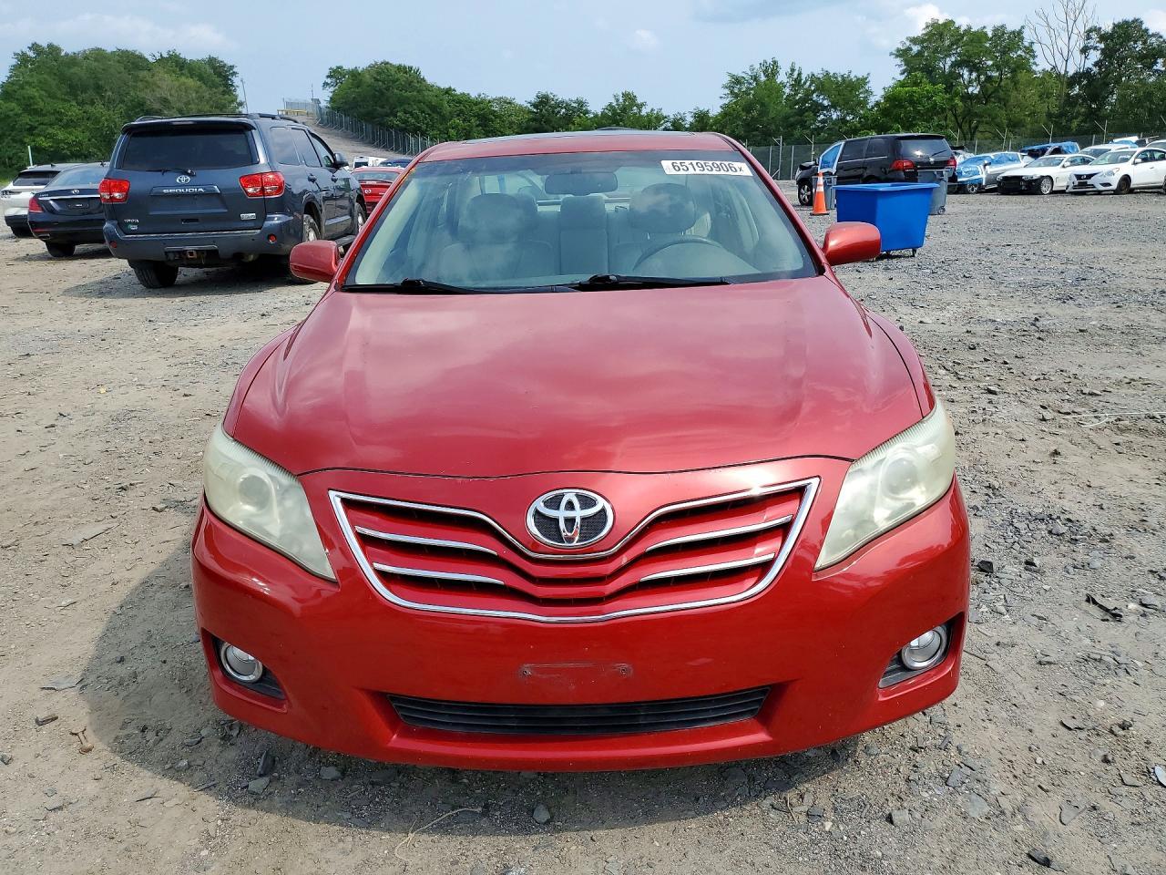 2011 Toyota Camry Xle - Image 5