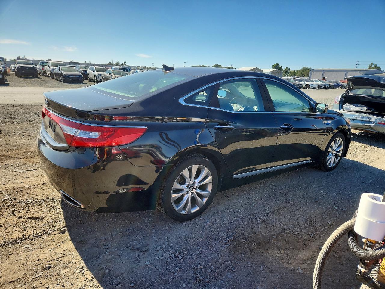 2013 Hyundai Azera Base - Image 3