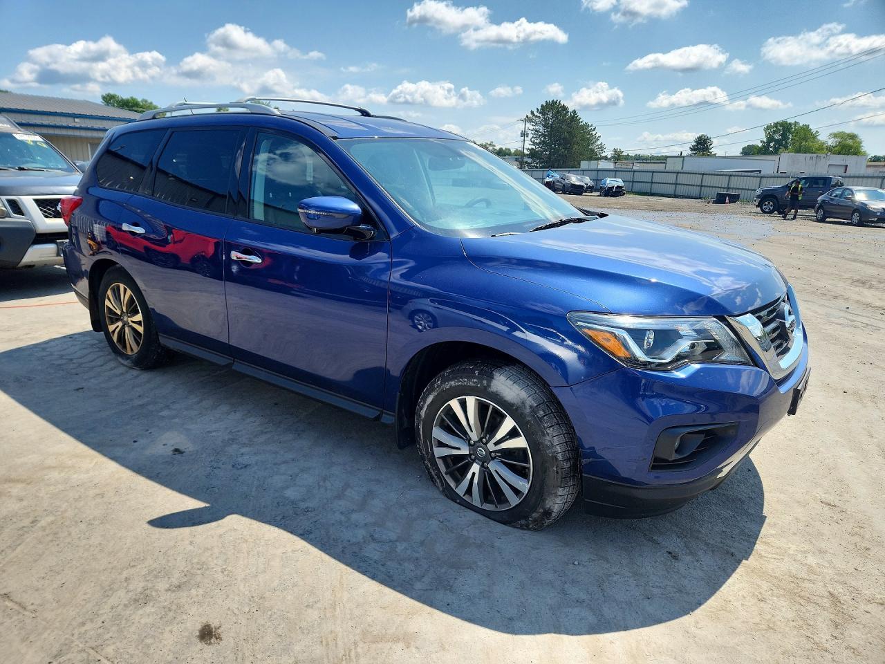 2017 Nissan Pathfinder Sl - Image 4