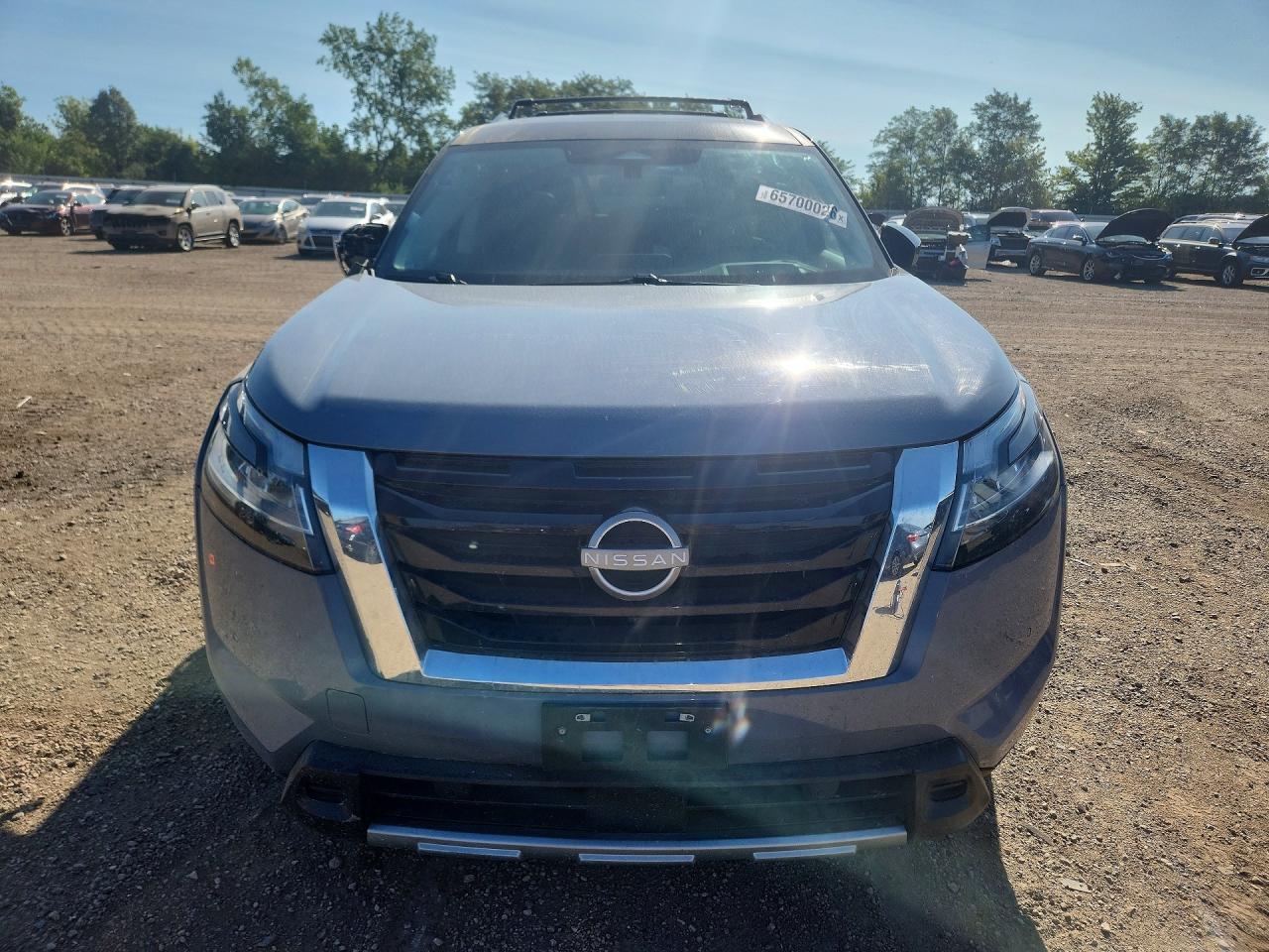 2024 Nissan Pathfinder Platinum - Image 5