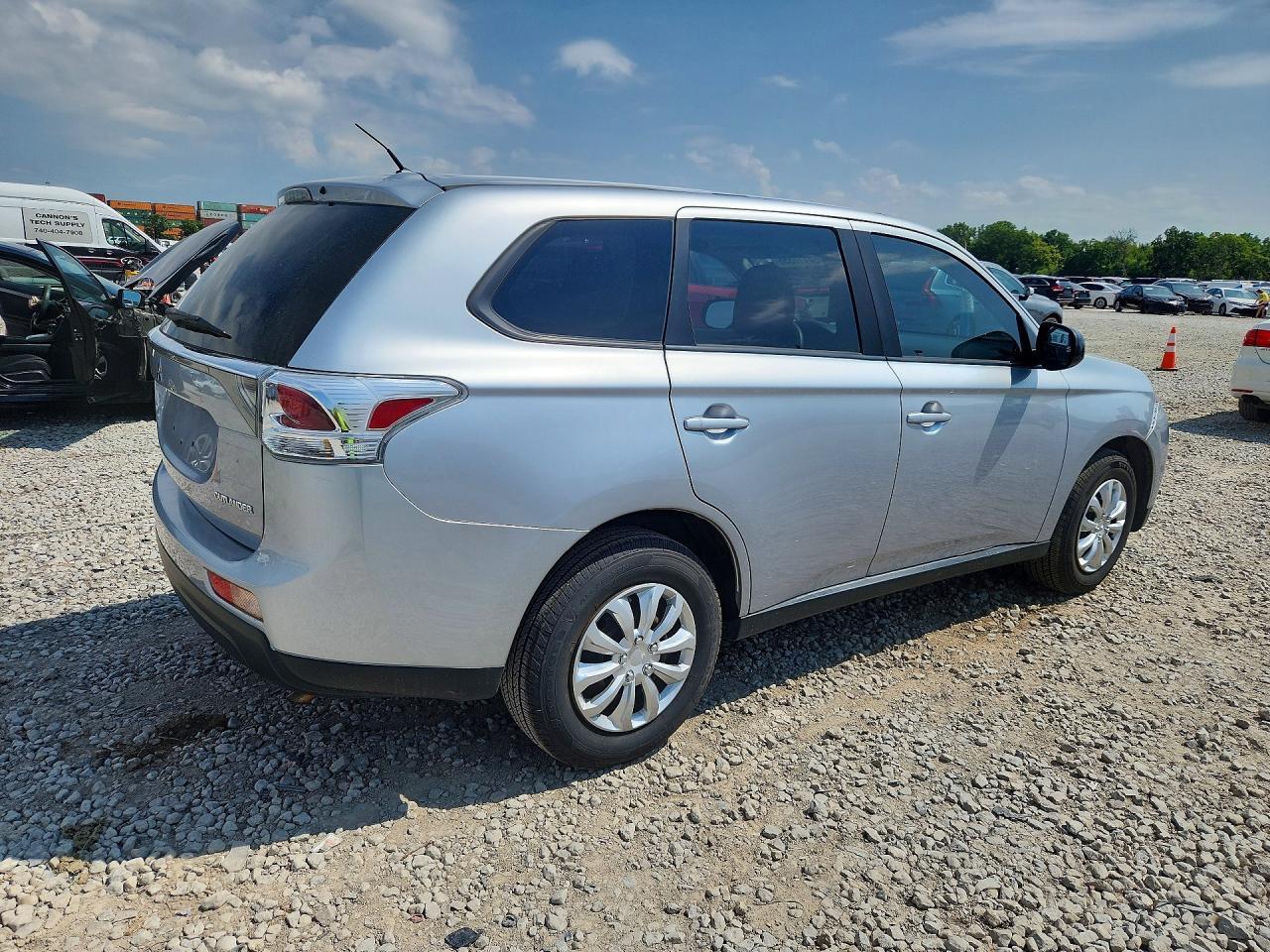 2014 Mitsubishi Outlander Es - Фото 3