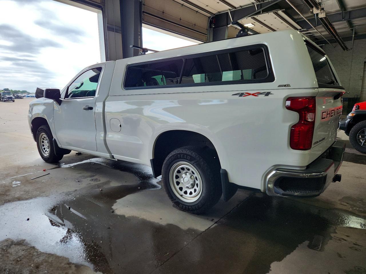 2022 Chevrolet Silverado K1500 - Фото 2