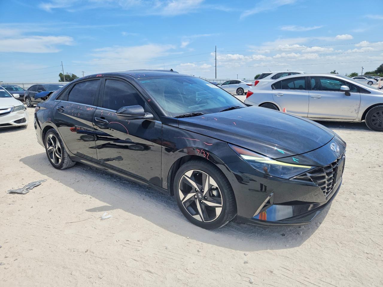 2022 Hyundai Elantra Limited - Image 4