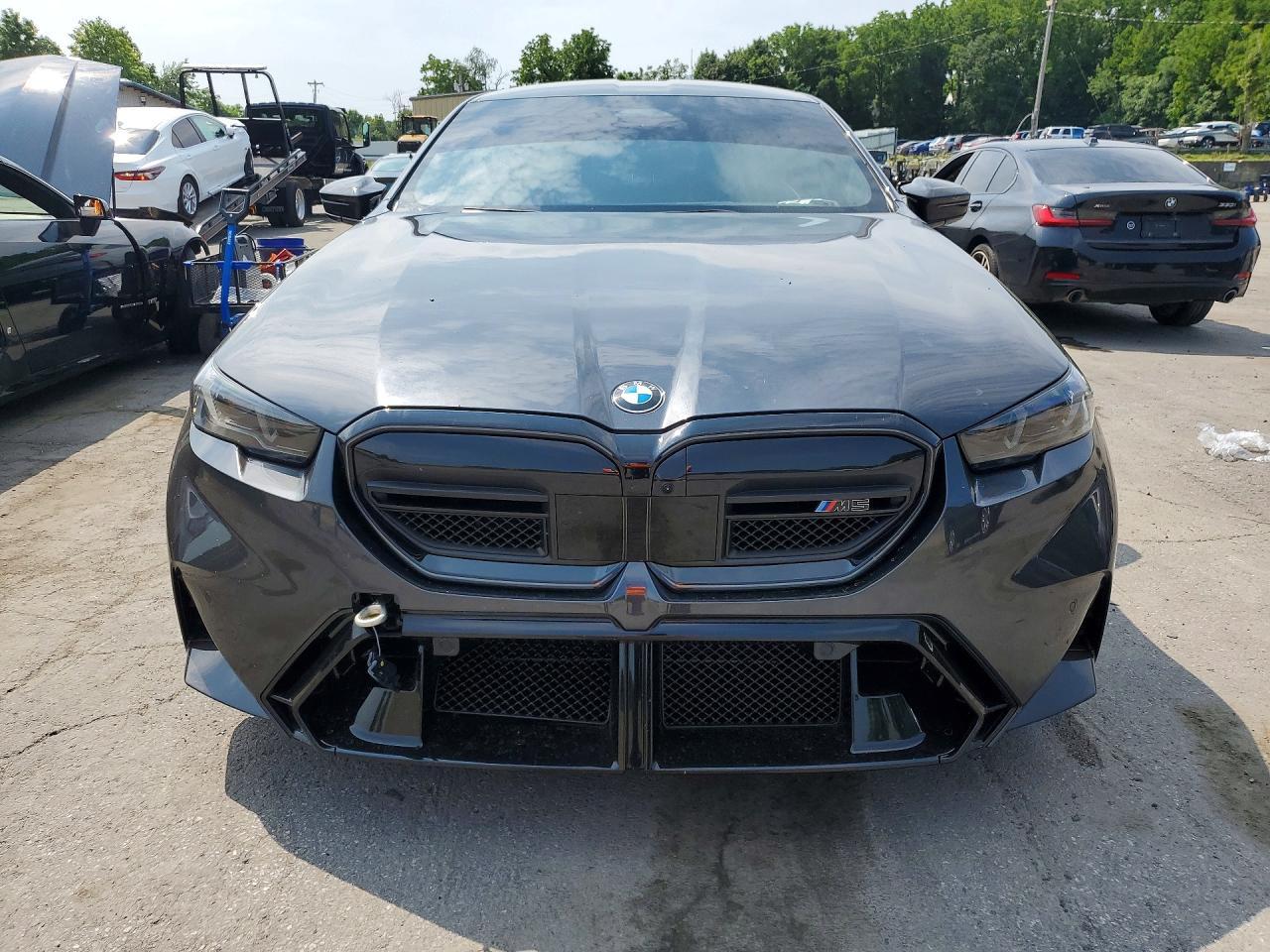 2026 BMW M5 - Фото 5