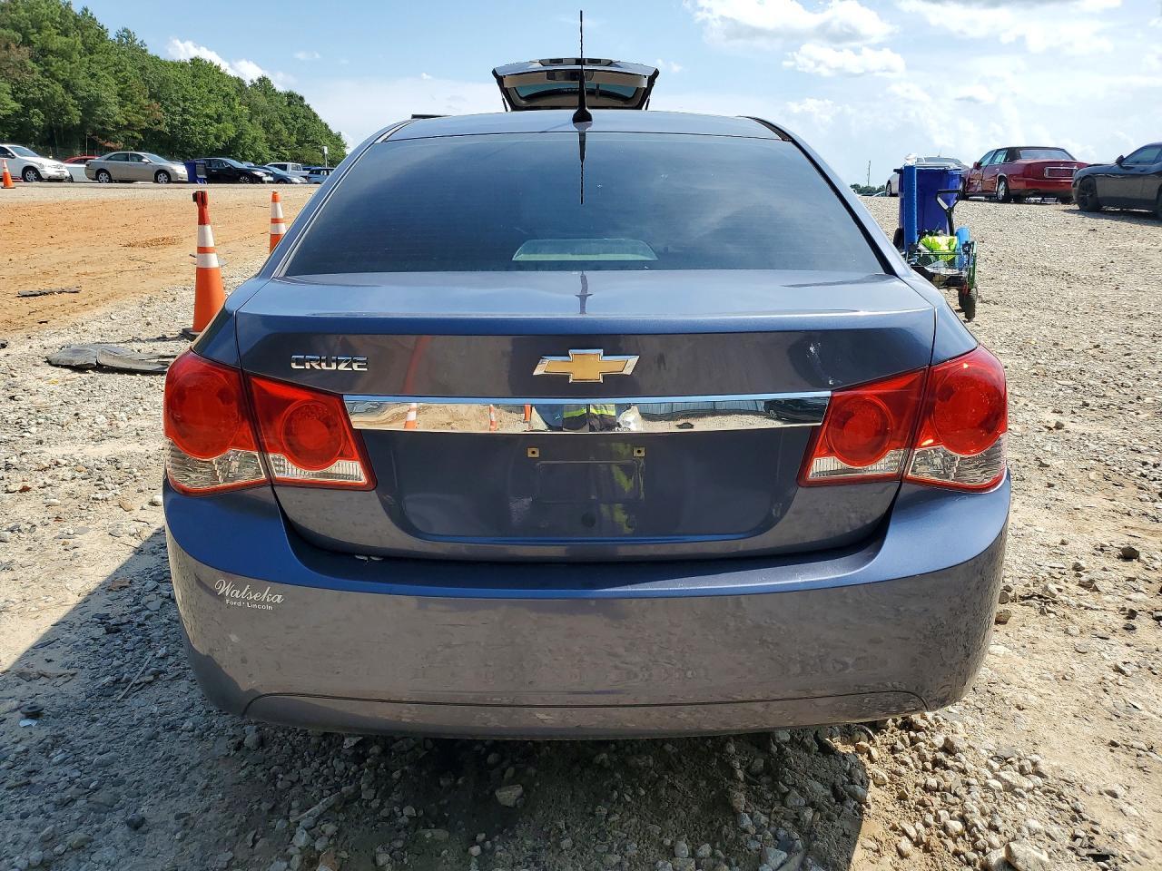 2014 Chevrolet Cruze Ls - Image 6