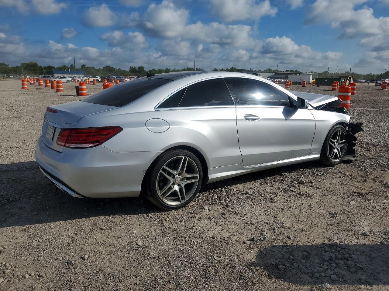 2016 Mercedes-Benz E 400 4Matic - Фото 3