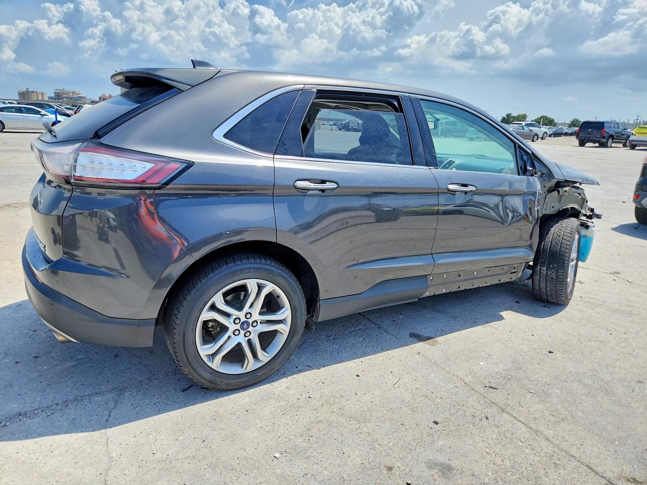 2017 Ford Edge Titanium - Image 3