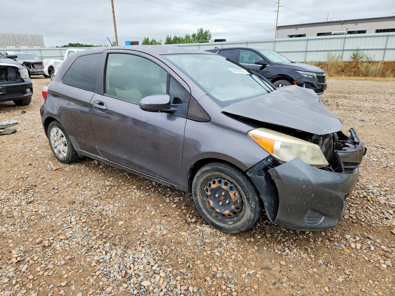 2012 Toyota Yaris 3-Door L - Фото 4