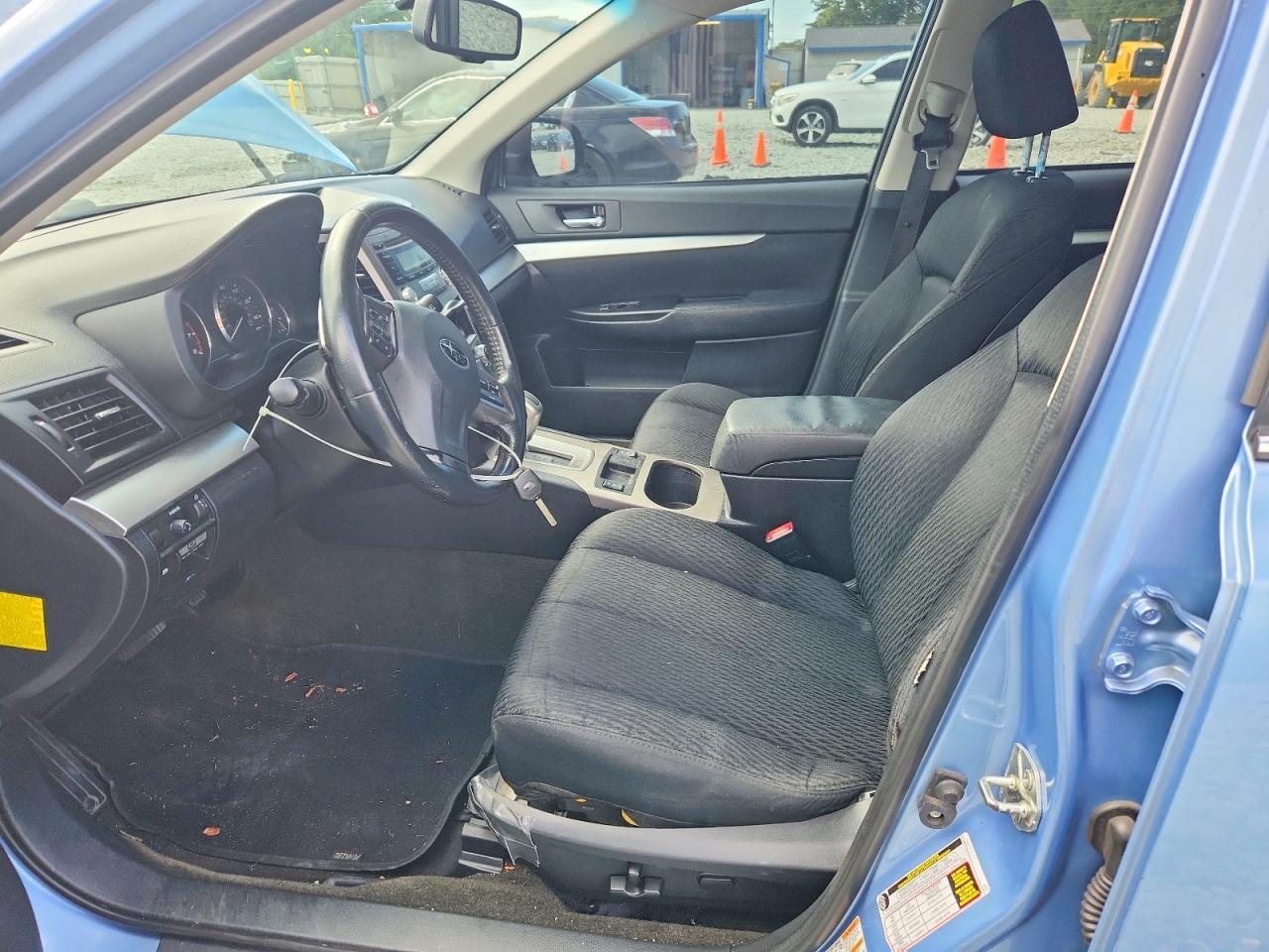 2012 Subaru Outback 2.5I Premium - Image 7