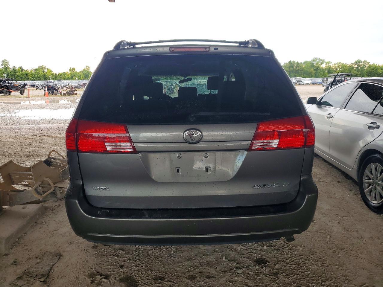 2004 Toyota Sienna Le 8 Passenger - Фото 6