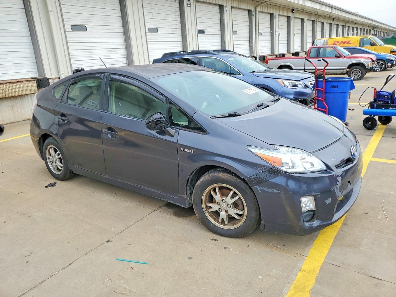 2011 Toyota Prius Three - Фото 4