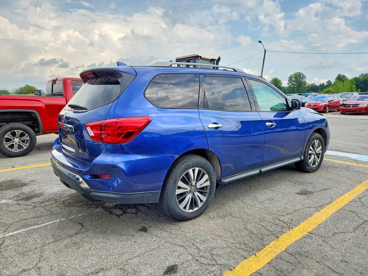 2020 Nissan Pathfinder Sl - Фото 3