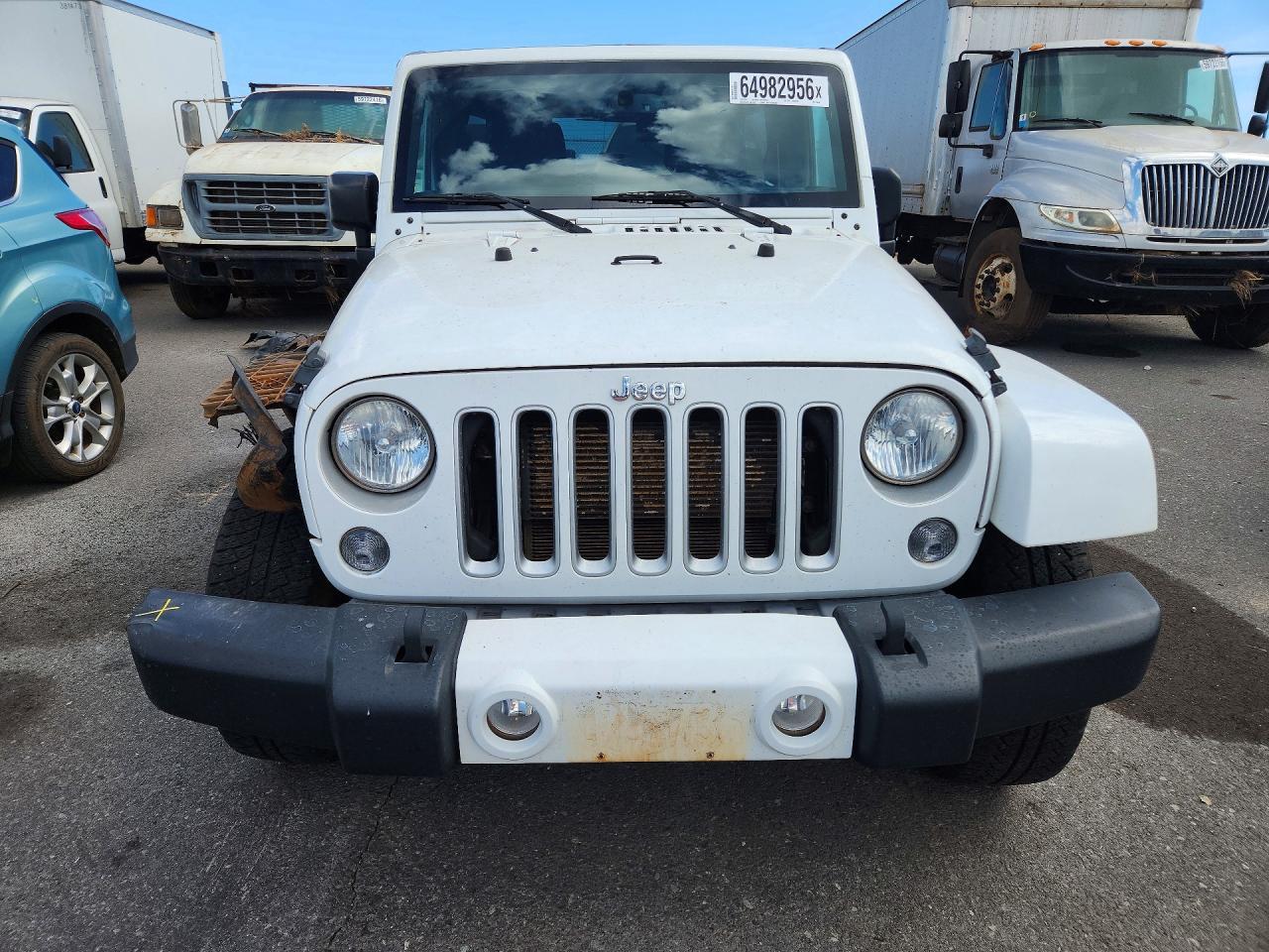 2016 Jeep Wrangler Unlimited Sahara - Image 5