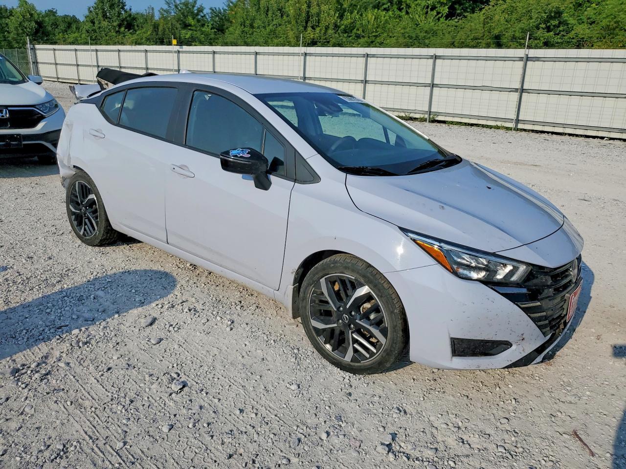 2023 Nissan Versa Sr - Фото 4
