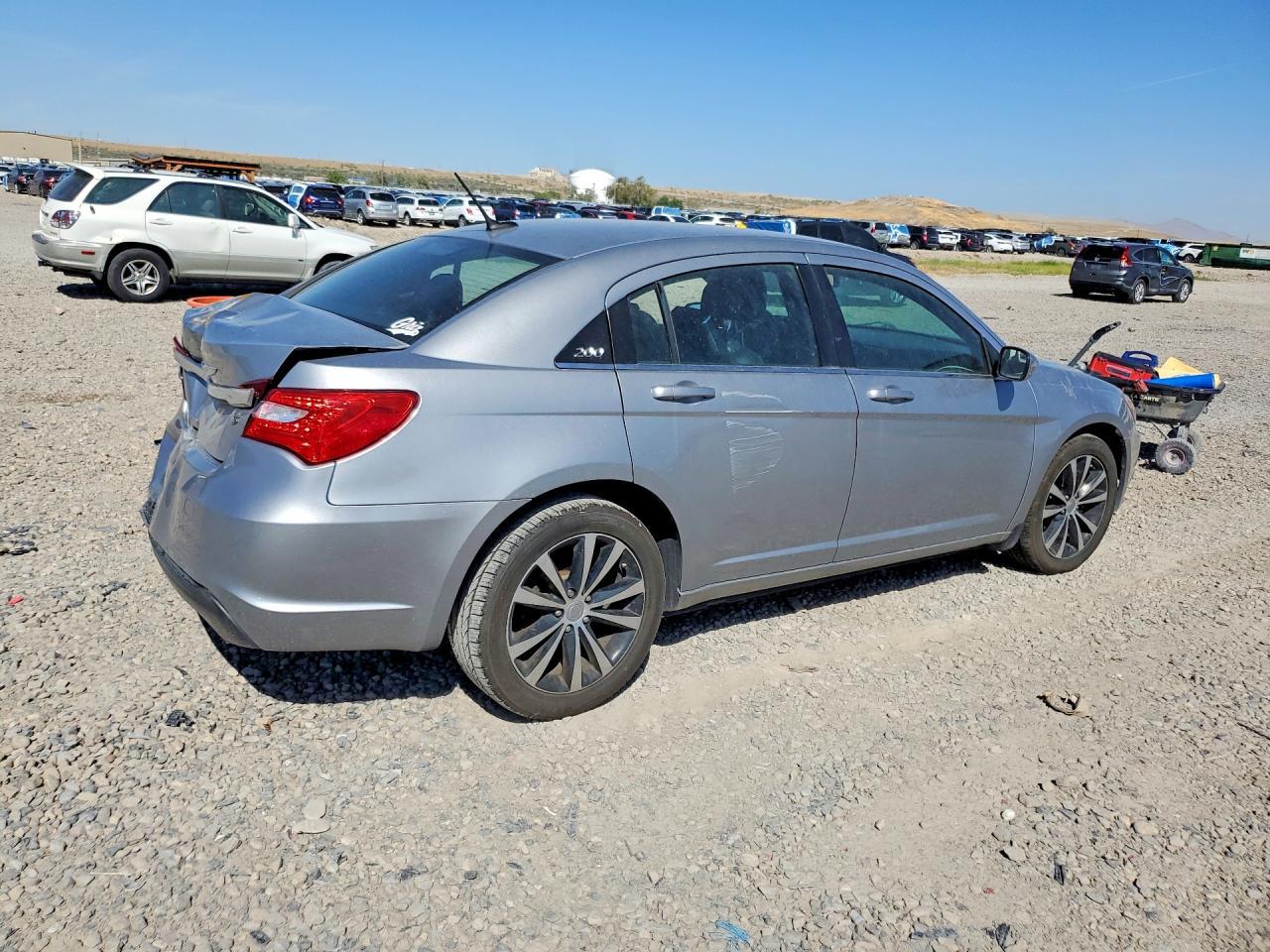 2014 Chrysler 200 Limited - Фото 3