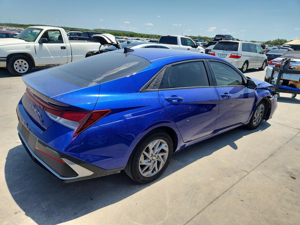 2024 Hyundai Elantra Sel - Фото 3