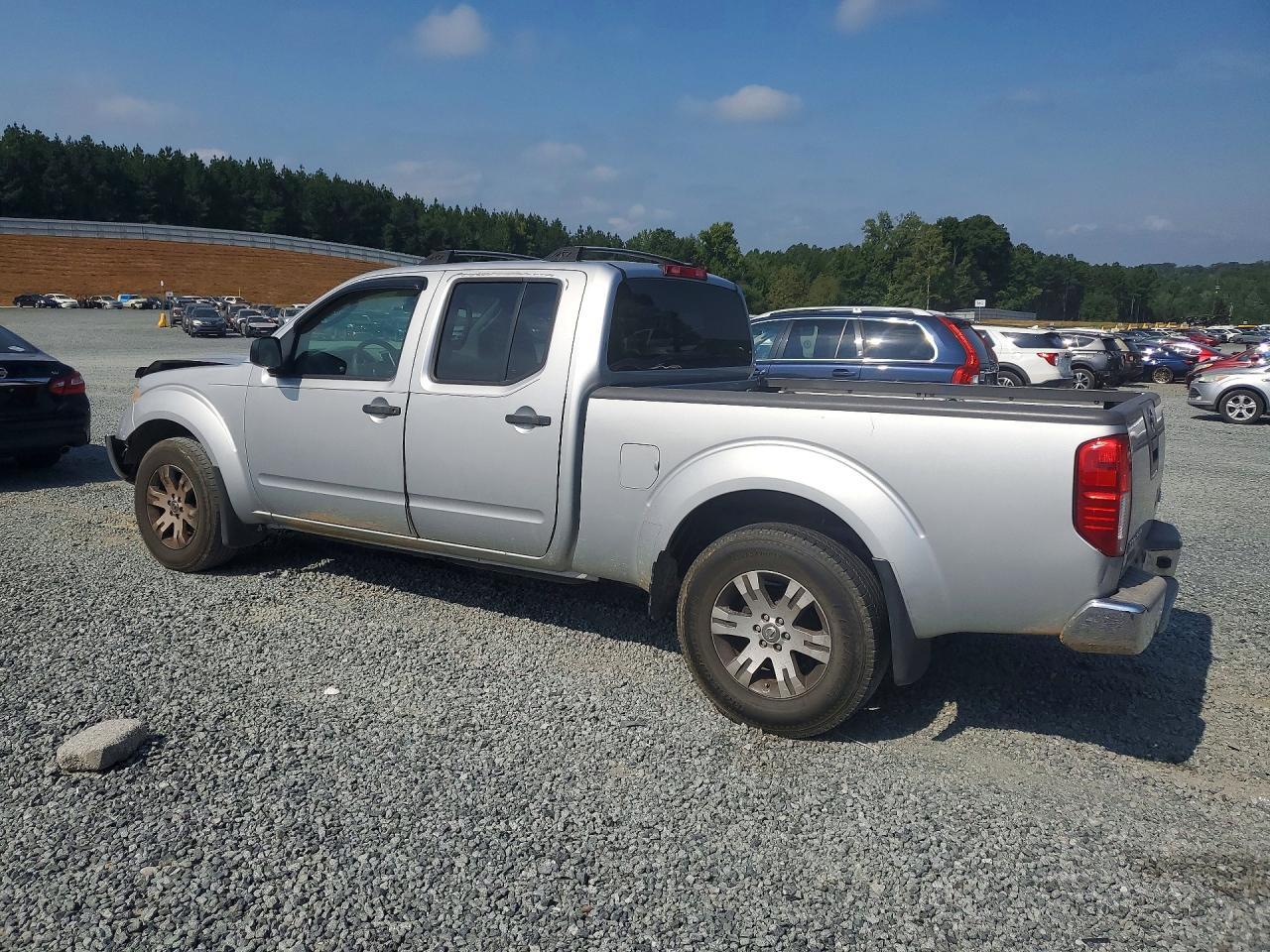 2010 Nissan Frontier Se V6 - Image 2