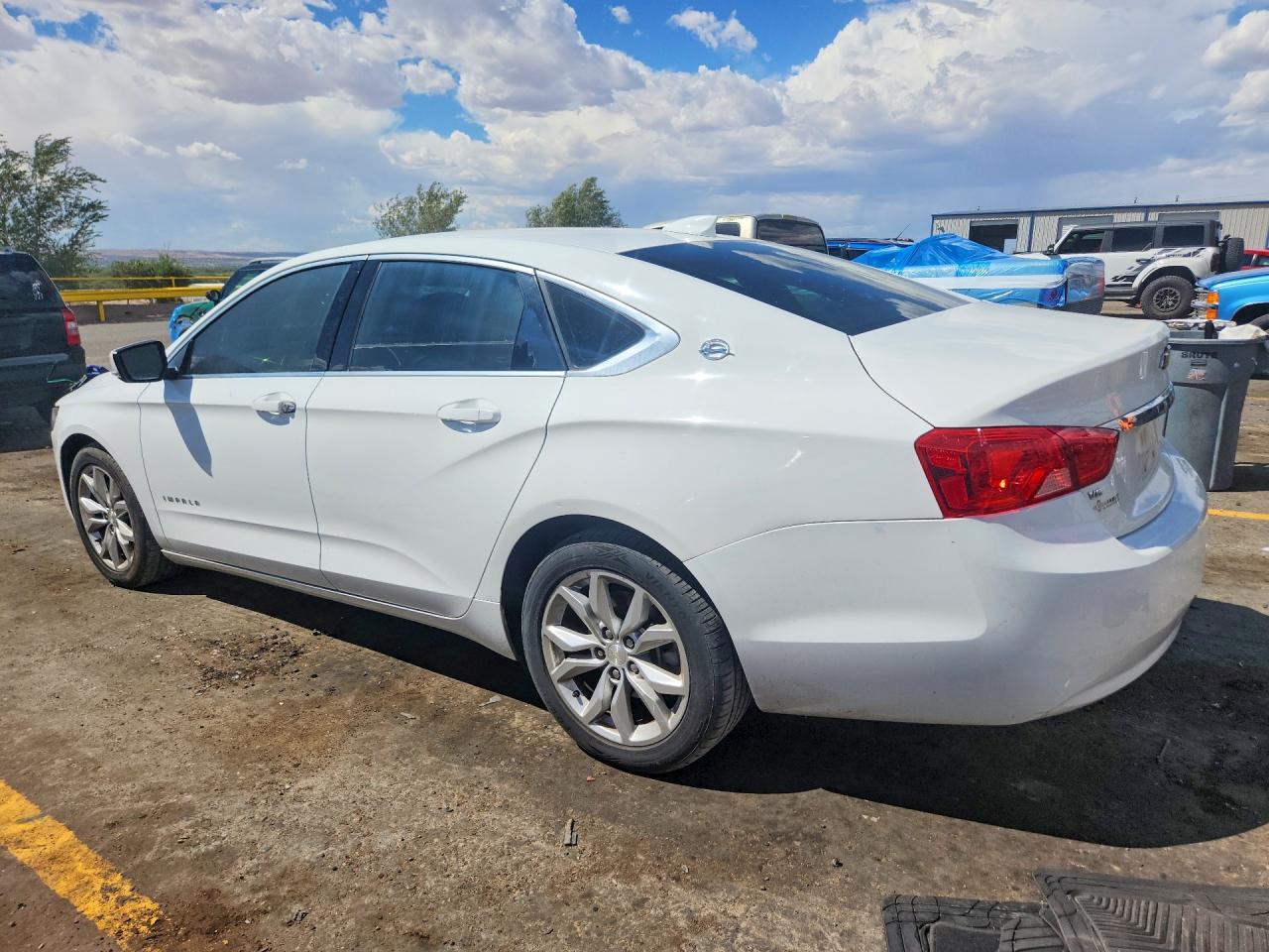 2017 Chevrolet Impala Lt - Image 2