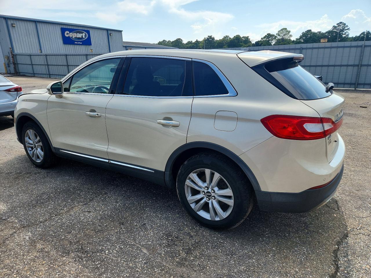 2016 Lincoln Mkx Reserve - Image 2