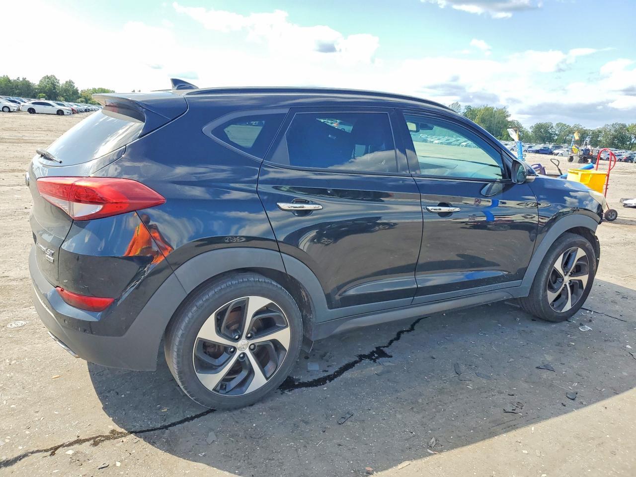 2016 Hyundai Tucson Limited - Image 3