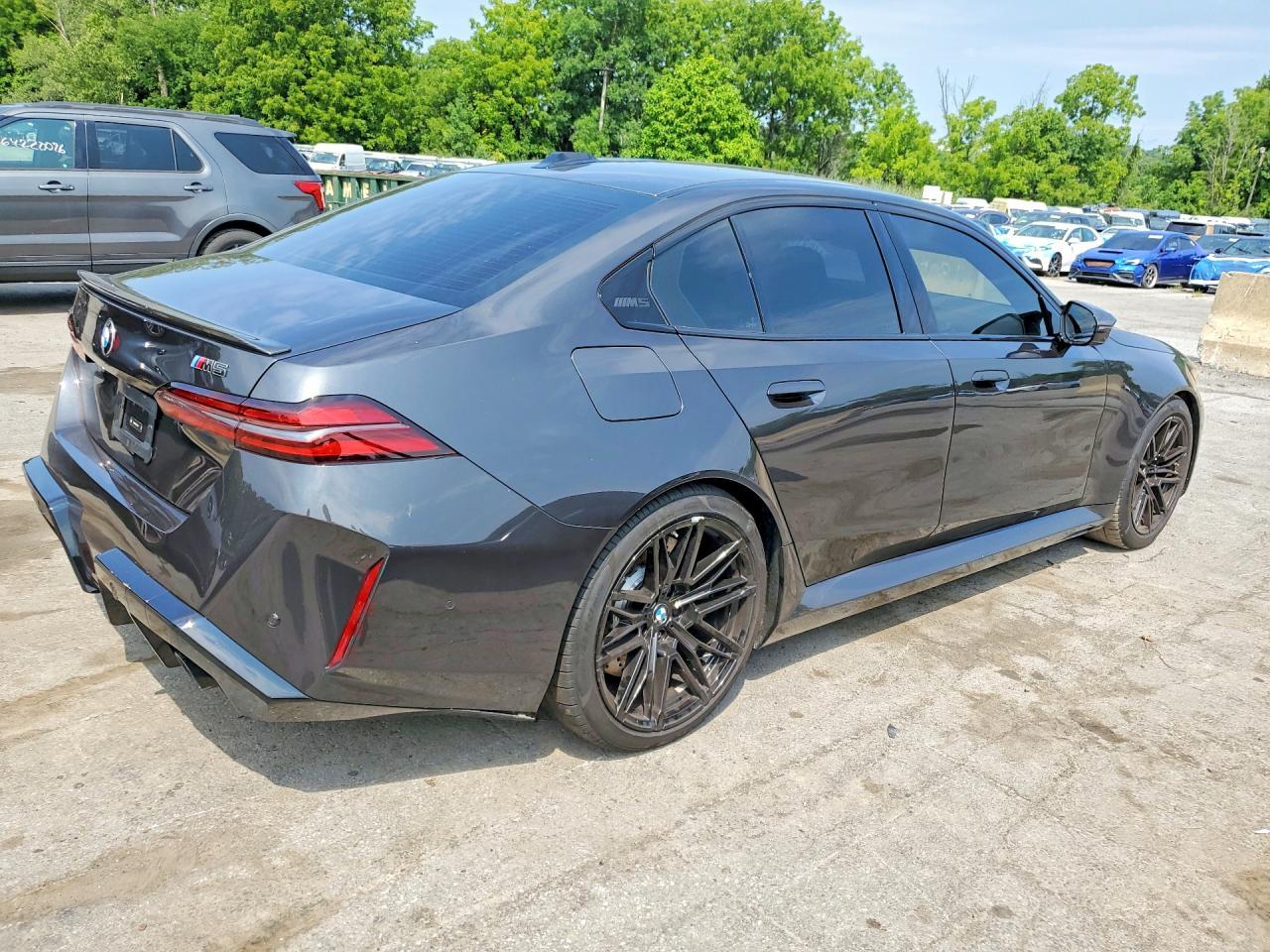 2026 BMW M5 - Фото 3
