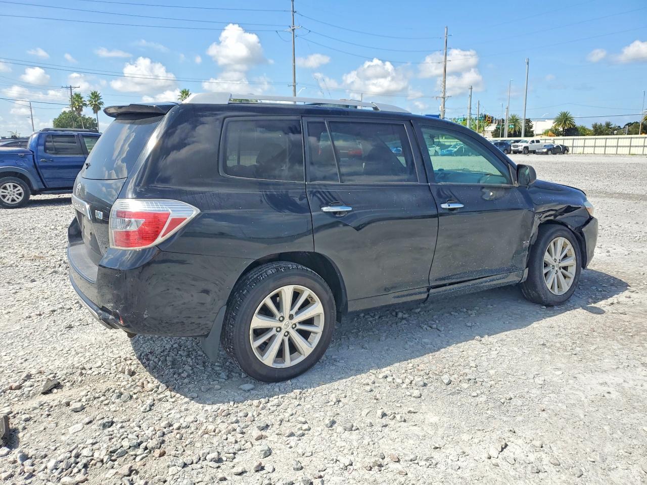 2010 Toyota Highlander Hybrid - Image 3