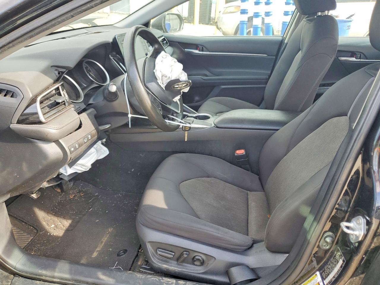 2021 Toyota Camry Le - Фото 7