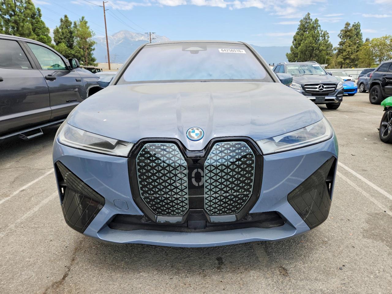 2025 BMW Ix xDrive50 - Фото 5