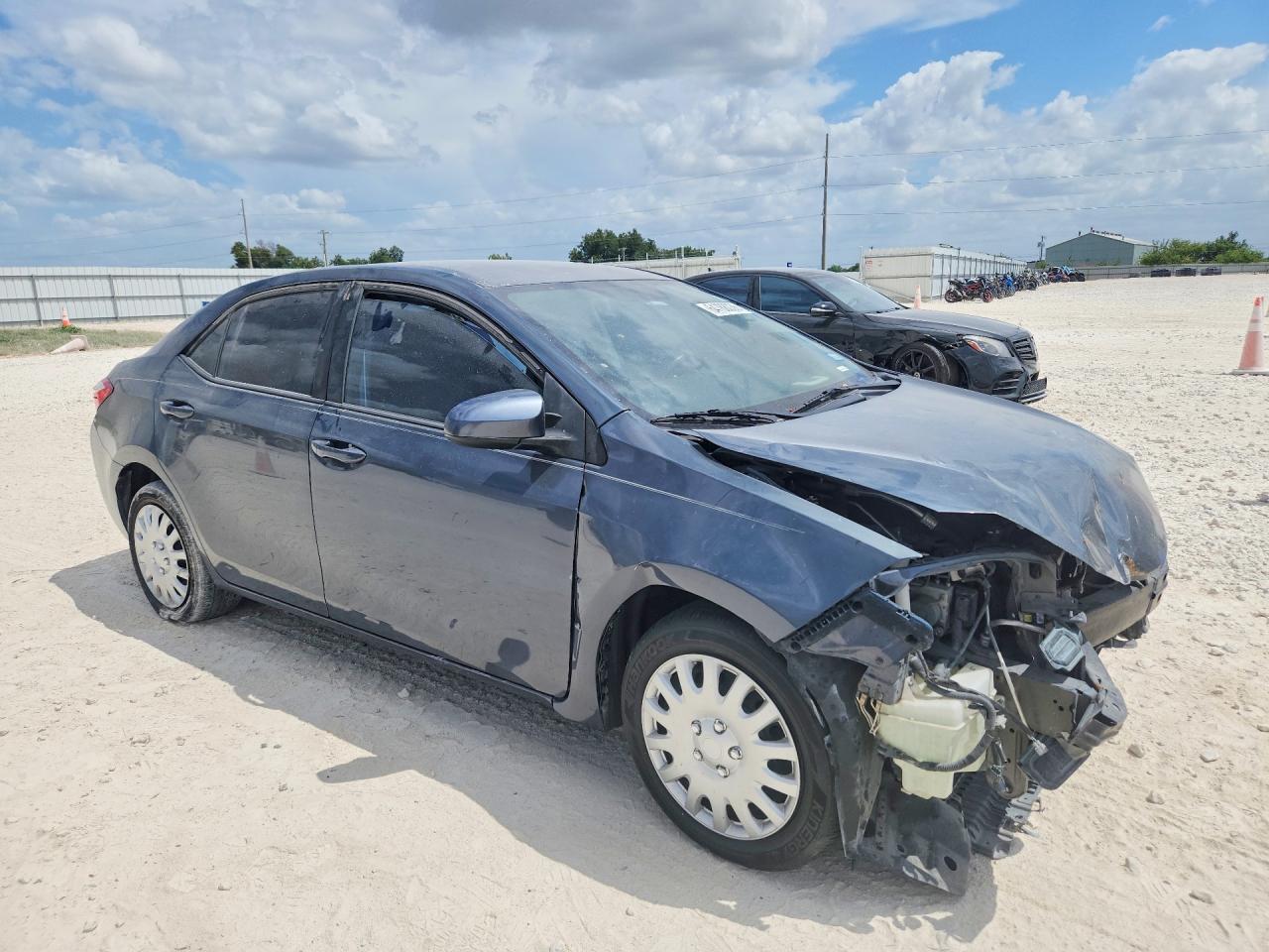 2014 Toyota Corolla Le - Фото 4