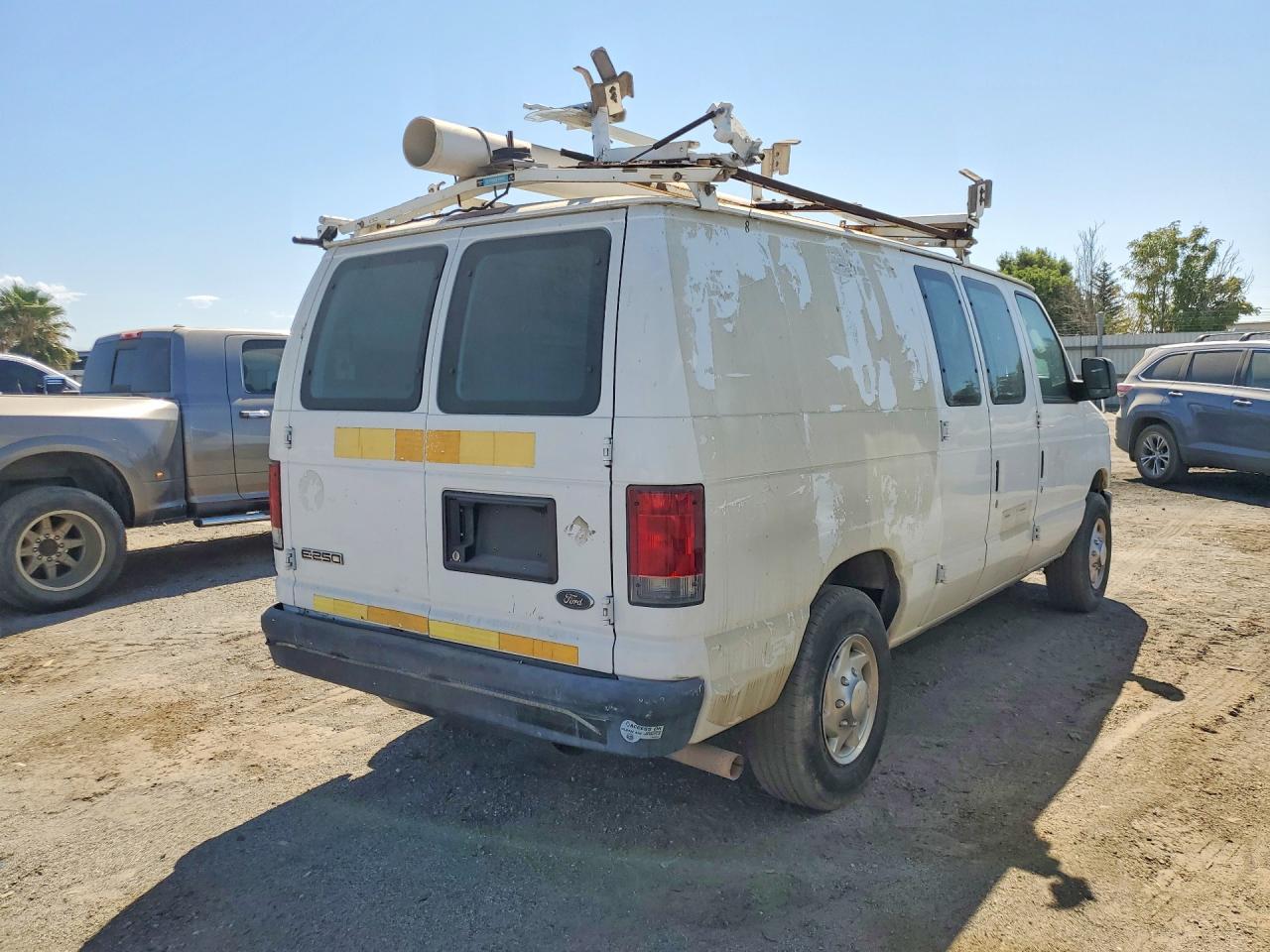 2010 Ford Econoline E250 Van - Image 3
