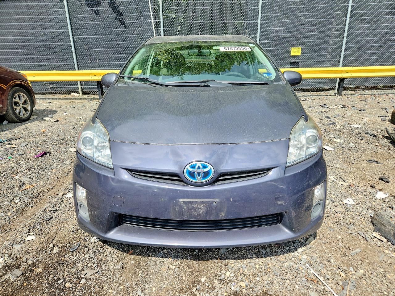 2011 Toyota Prius Two - Фото 5