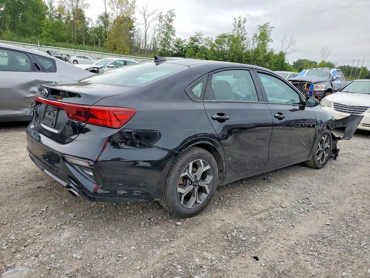 2019 Kia Forte Lxs - Фото 3