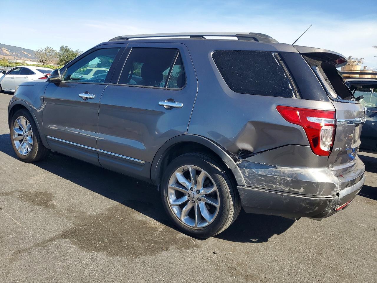 2013 Ford Explorer Xlt - Image 2