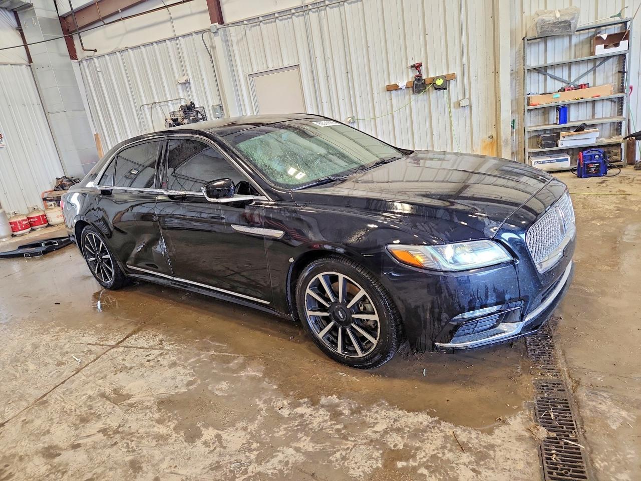 2017 Lincoln Continental Reserve - Фото 4
