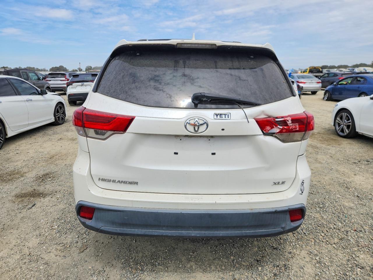 2019 Toyota Highlander Xle - Image 6